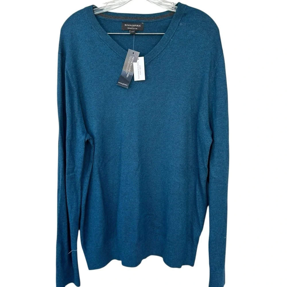 NWT Banana Republic Premium Lux x Yarn V-Neck Sweater - Size Large - Turquoise